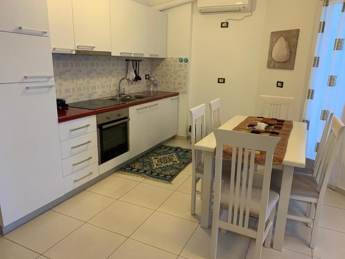 Gregor Apartments Sarandë エクステリア 写真