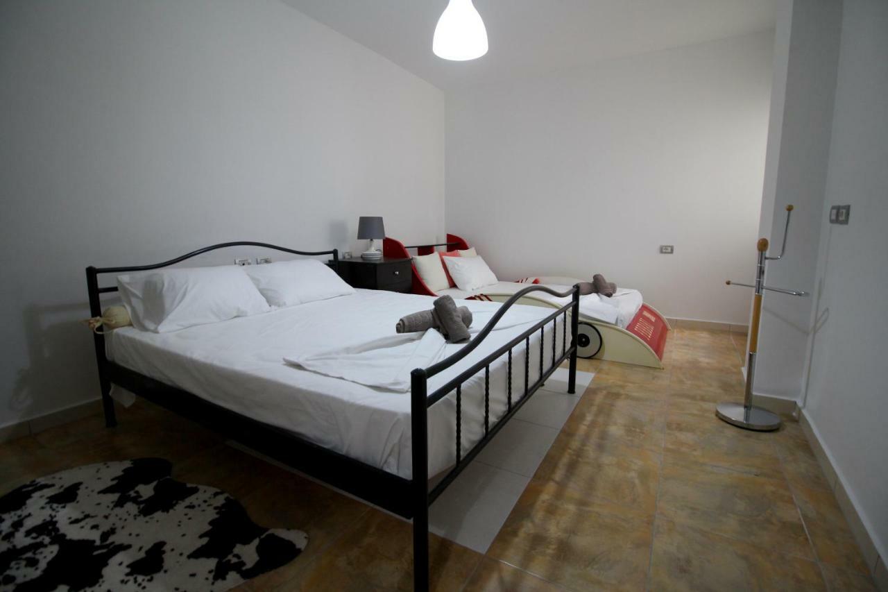 Gregor Apartments Sarandë エクステリア 写真